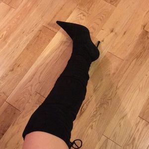 Over the knees suede leather boots with high heels